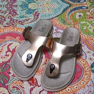 385 Fifth T-Strap Buckle Sandals Gold Slip On 10